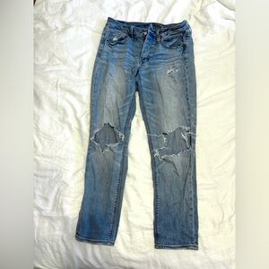 American Eagle Distressed Tomgirl Jeans